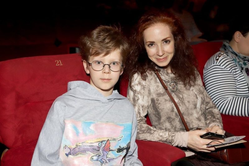 «Она вышла замуж за брата!»: как Анна Большова прошла через секту, скандалы и смертельное ДТП