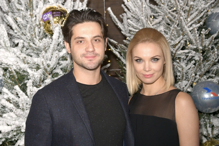 «Ей явно нужен старше мужчина»: почему развод 42-летней Татьяны Арнтгольц и Марка Богатырева обсуждают в сети