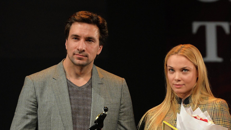 «Ей явно нужен старше мужчина»: почему развод 42-летней Татьяны Арнтгольц и Марка Богатырева обсуждают в сети