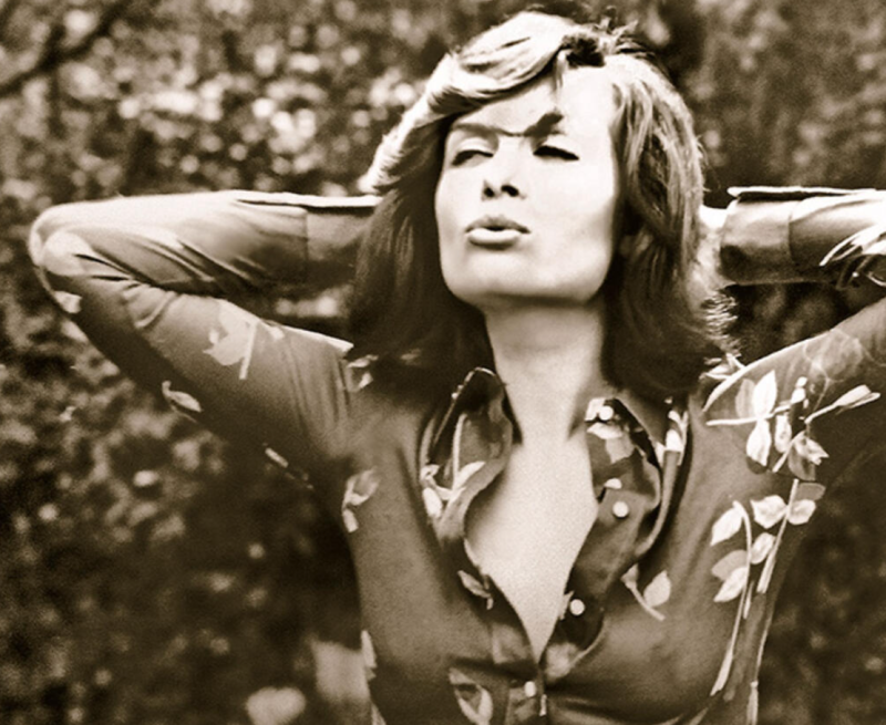 «Он кричал на весь вагон»: 58-летний Анатолий Ромашин не хотел позднего ребенка, но его сын объединил всех женщин актера