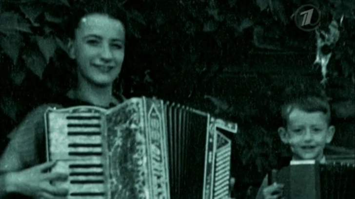 В детстве Градский был очень близок с матерью