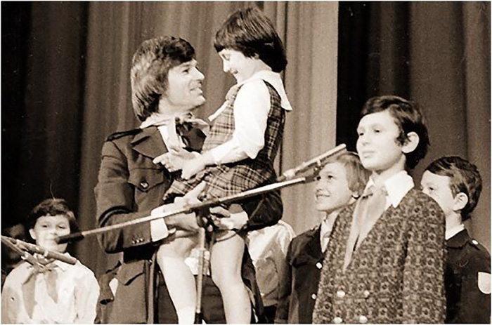 «Я просто пела про Дружка»: Елена Могучева стала голосом эпохи, но умерла в 29 лет и оказалась почти забытой