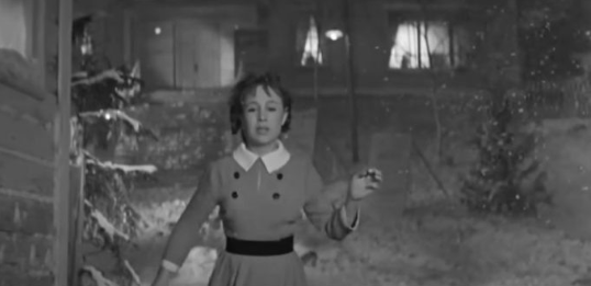 «Поцелуй пришлось снимать 15 раз»: как "Девчата" ломали судьбы и карьеры актеров