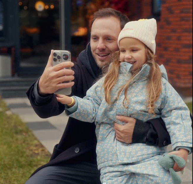 «Мы давно живем отдельно»: почему звезда Первого канала Тимур Соловьев скрывал развод с матерью своей 4-летней дочери