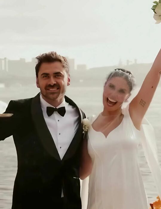 «Он изменил ей с молодой»: эти 11 звёздных мужчин отказались от холостяцкой жизни в 2025 году