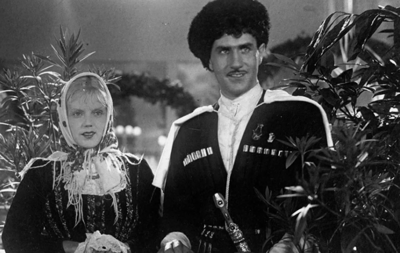 «Она была просто несчастной»: почему эти 10 актёров стали настоящими долгожителями, дожив до 100+ лет