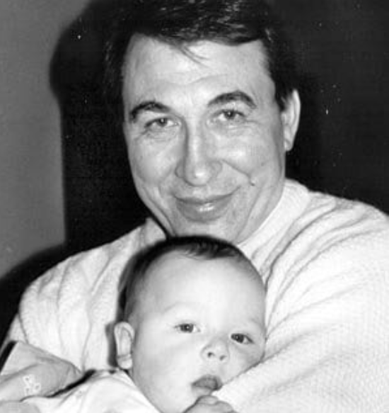 «Он просто исчез из нашей жизни»: почему телеведущая Мария Ситтель стерла из памяти первого мужа, родившего ей дочь