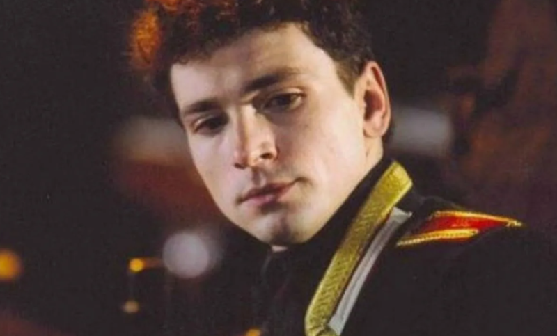 Увёл из-под венца и счастлив 25 лет: как выглядит жена и чем занимаются дети Антона Хабарова?