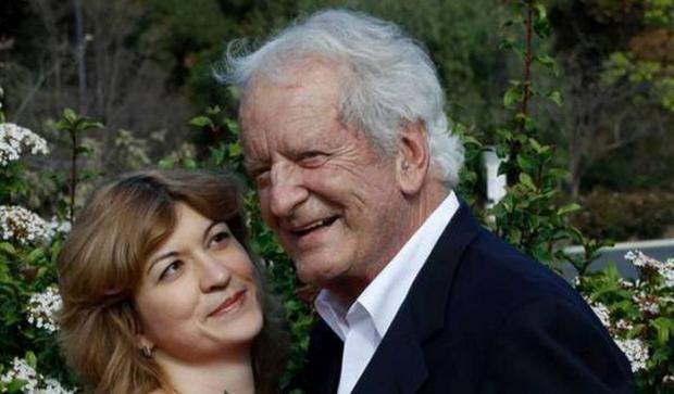 «Он не мог жить без неё»: 80-летний актёр «Санта-Барбары» Николас Костер женился на русской поклоннице, которая младше на 42 года
