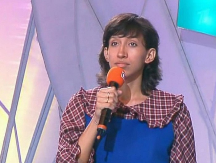 Колготки, подушка, джип: почему Елена Борщёва — магнит для нелепых травм? И откуда у неё латиноамериканская внешность?