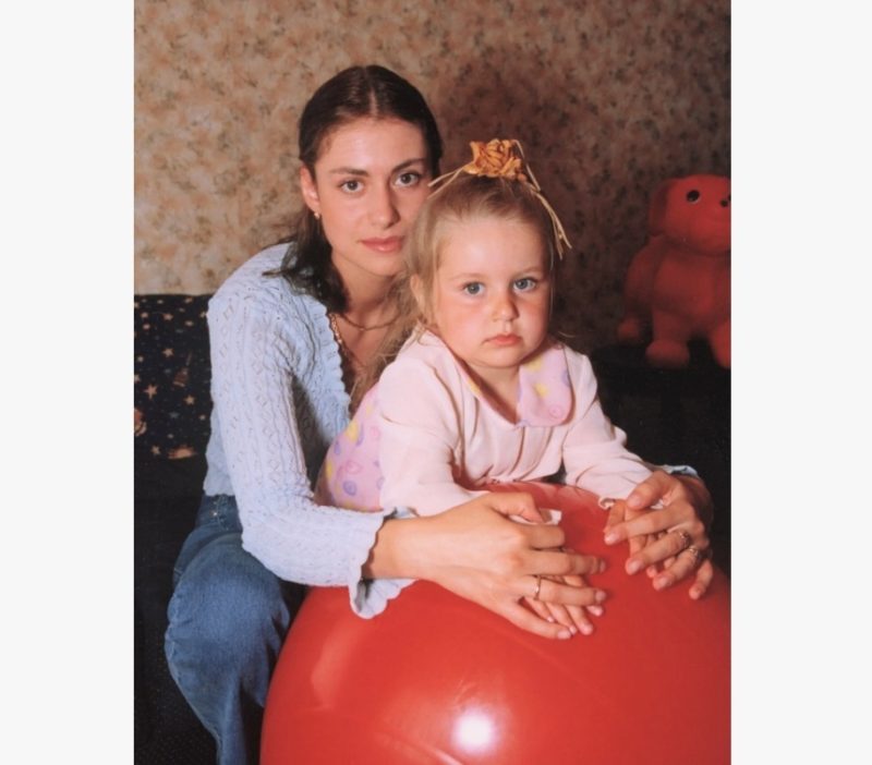 «Как брат и сестра»: почему Анна Ковальчук рассталась с первым мужем и как выглядит их 25-летняя дочь, покорившая «Последнего героя»