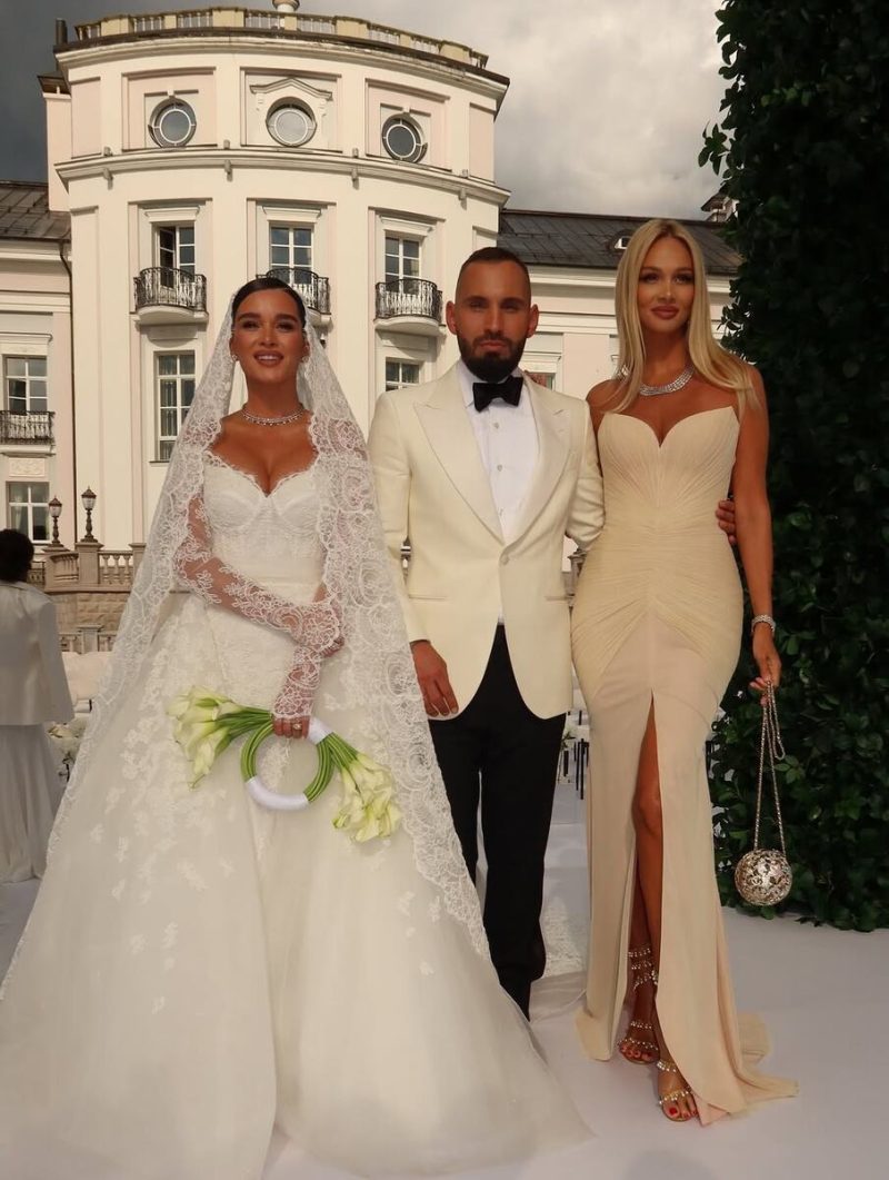 «А я, кстати, пока замужем»: почему Ксения Собчак предрекает развод Бородиной, если ее собственный брак висит на волоске?