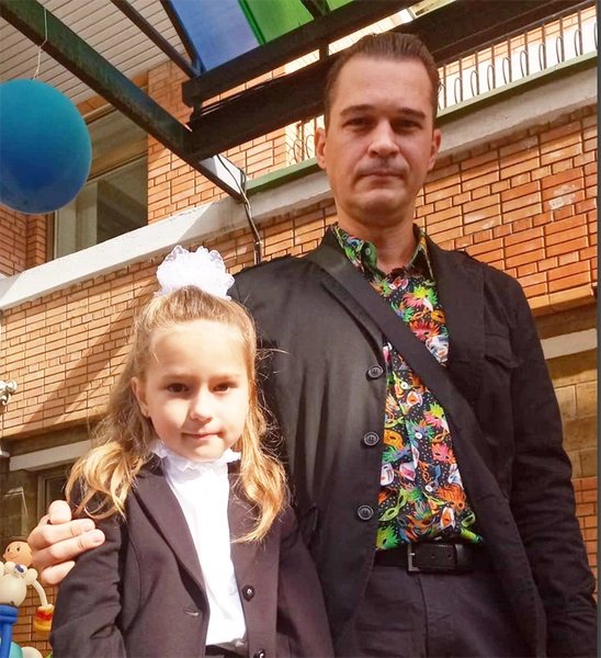 «Илья долго добивался меня и даже утомлял своим вниманием. Мне пришлось сдаться. Я не планировала ничего серьезного, но я ему благодарна за то, что на свет появилась наша замечательная девочка Илиана Громушкина, моя бусинка», — отмечала спустя годы Наталья