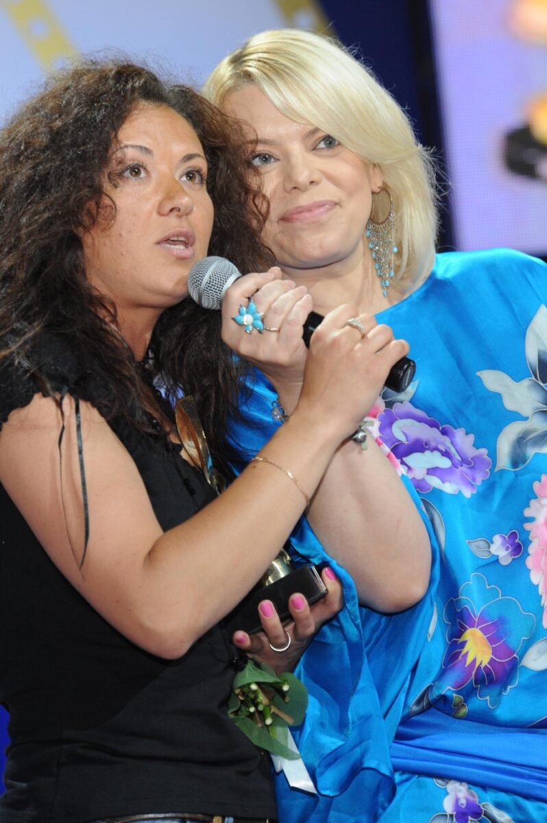 «Я спела не по-оперному, а почти космическим»: почему в 75 лет легендарный голос за кадром так и не стал звездой экрана?