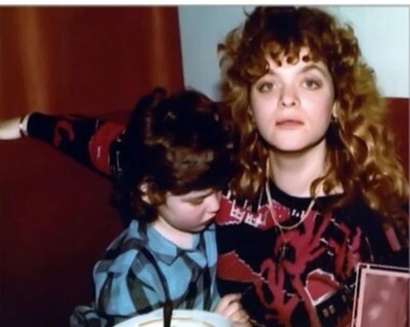 «Он кормил Ларису этими баснями лет пять»: почему Долина рассталась с молодым мужем и что говорят о тайном отце её внучки?