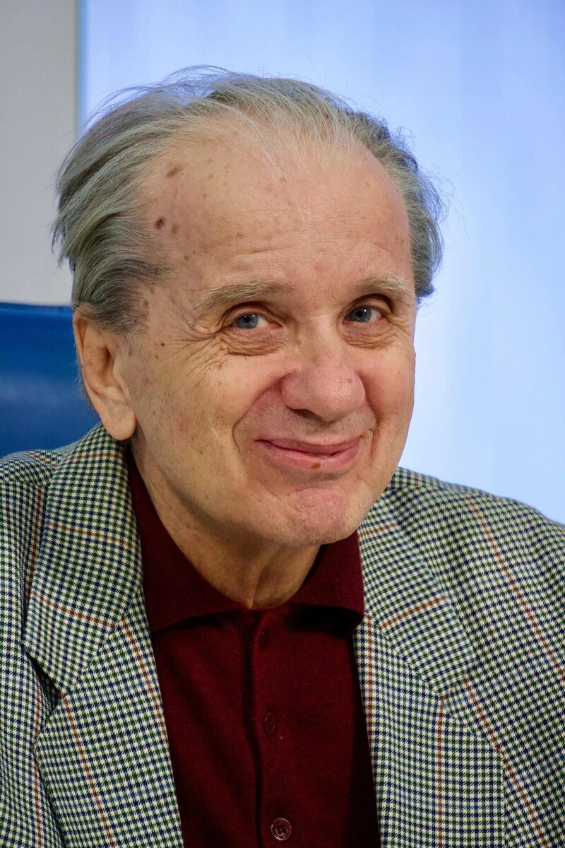 «Роди ребёнка – и тогда иди»: как звезда советского кино пережил уход сына в монастырь, не дождавшись внуков