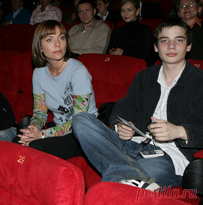 «Он не отпустил меня из-за штампа»: как сейчас живет 54-летняя Екатерина Семенова и почему жалеет об упущенной любви