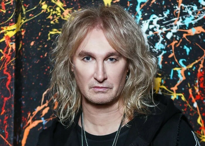 «Мне всё равно, если они там с голоду умрут»: как солист «Рондо» Иванов отвернулся от семьи