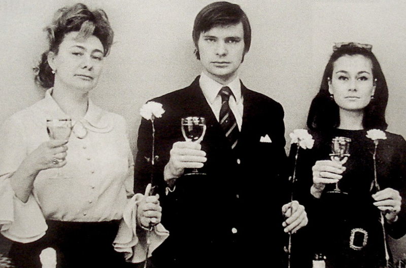 «Ей не нужно было ничего делать, чтобы сломать карьеру»: как бегство из СССР обернулось для 73-летнего Олега Видова семейной драмой