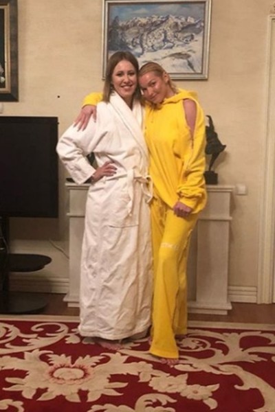 От 'Мерседеса' до венчания: тернистый путь Ксении Собчак к женскому счастью