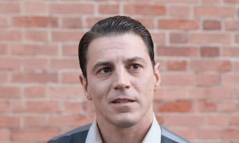 «Он был настоящим красавцем, но не обращал внимания»: что скрывает 36-летняя Анна Старшенбаум, дважды предавшая знаменитого актера