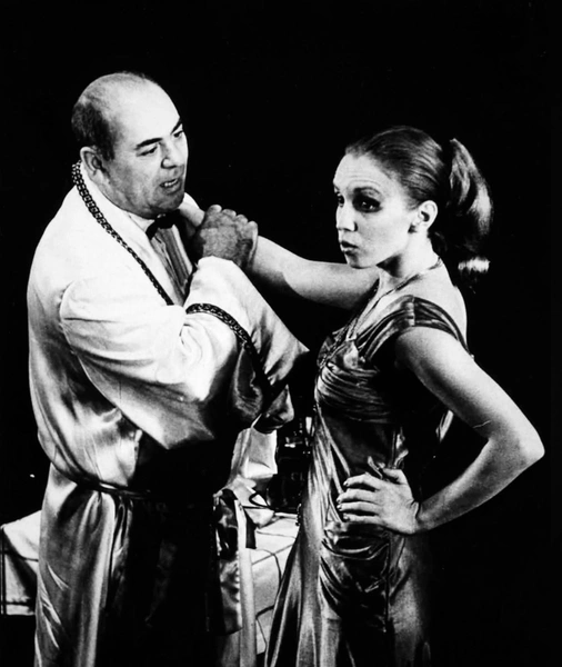 «Он мне не изменял, он жил в другом браке»: как 18-летняя актриса увела 41-летнего Равиковича и чем закончилась их история