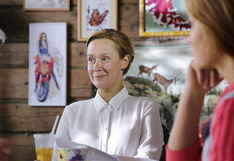 «Мой дом – моя крепость»: как 52-летняя Евгения Дмитриева, родившая детей после 39, утерла нос скептикам, прожив 14 лет с учеником моложе на 20 лет