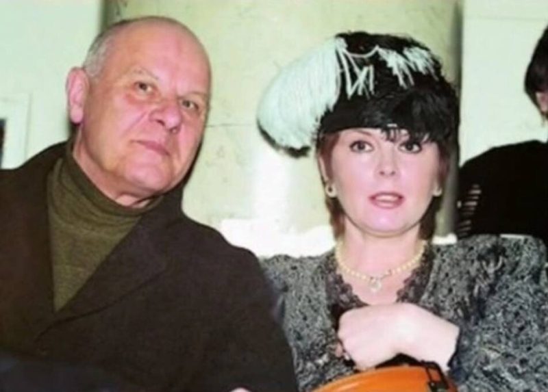 «Мама не была рядом»: 77-летняя Клара Новикова, пережившая предательства и аборты, не общается с дочерью из-за решения выйти на сцену после смерти мужа