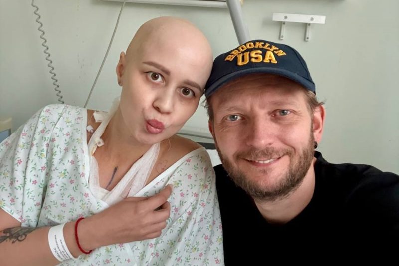 «Ты мне не нужна»: жена комика Константина Маласаева столкнулась с вопиющей грубостью онколога