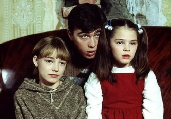 «Он многое дал мне»: в 21 год Оксана Акиньшина бросила школу ради Шнурова, а затем стала матерью троих детей