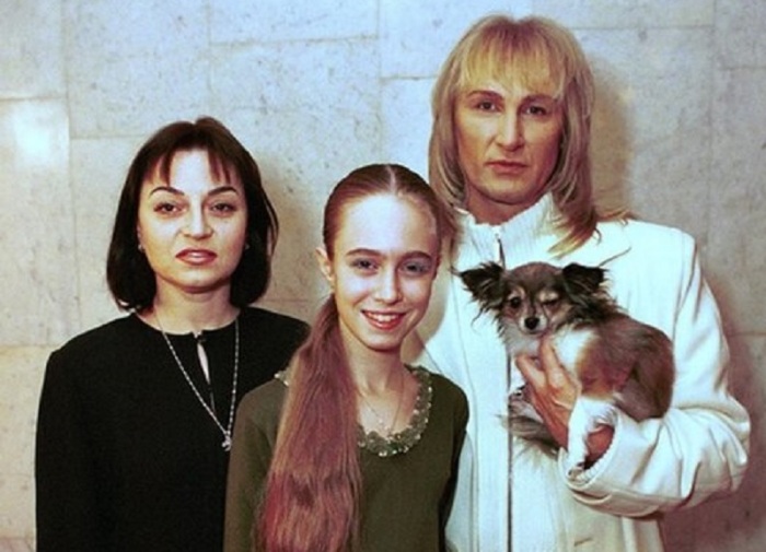 «Мне всё равно, если они там с голоду умрут»: как солист «Рондо» Иванов отвернулся от семьи