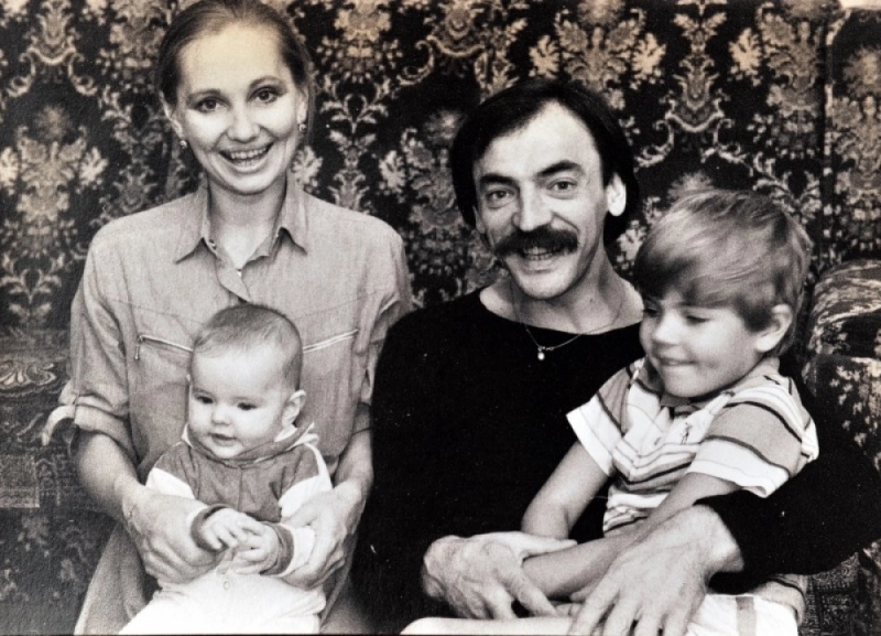 «Она не знала, что я женат»: как 55-летний Газманов добивался любви, а 23-летний Леонтьев нашёл единственную на 53 года