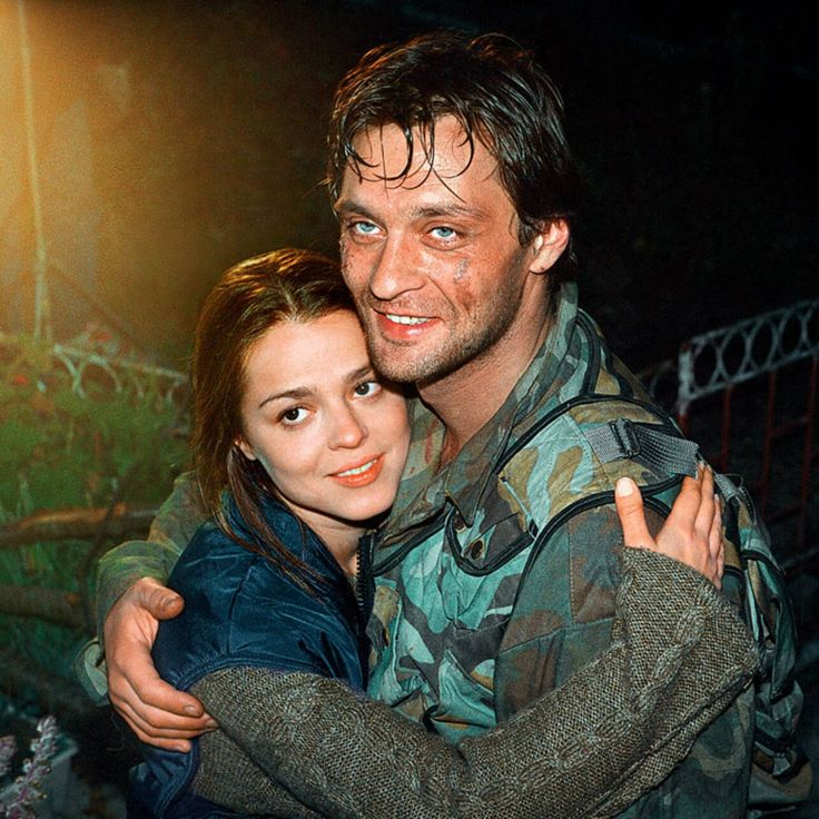 «Врагов я обычно убиваю»: как алкоголь и женщины погубили карьеру 60-летнего Домогарова, но