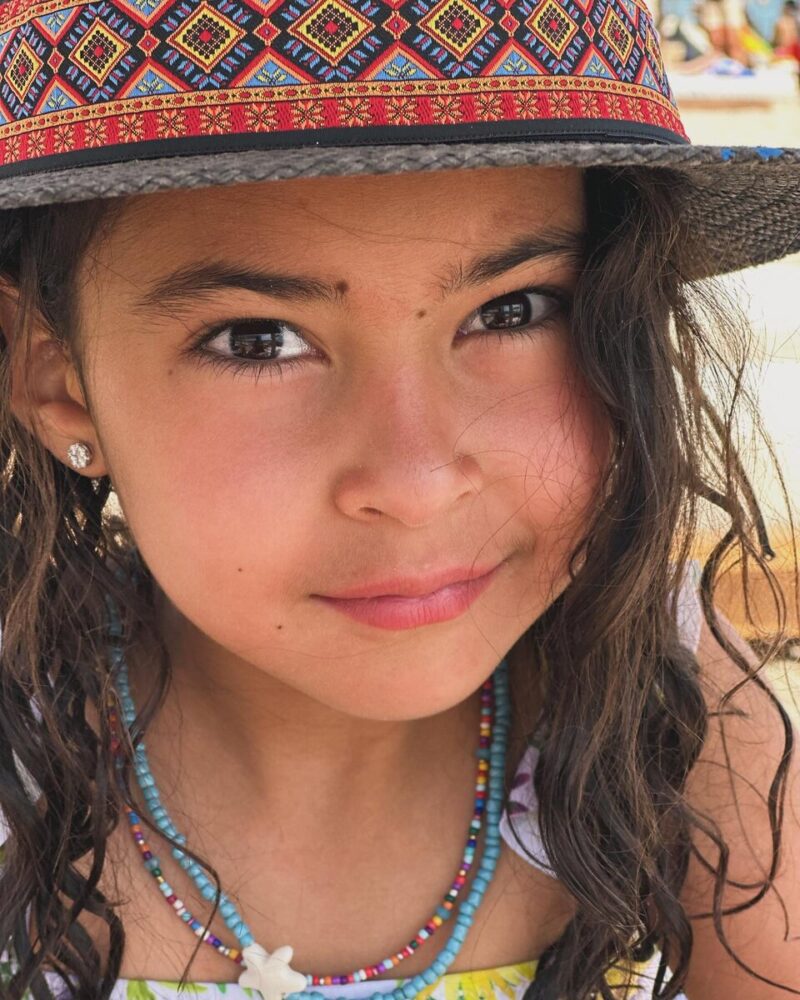 «Она потрясающая»: почему 60-летняя звезда «Гардемаринов» раскрыла тайну младшей внучки, которую 5 лет скрывала Агния Дитковските?