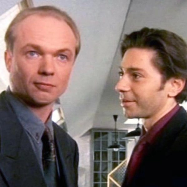 «Обезьяна, но женщины его любят»: как артист Смоляков из-за газетной строчки не стал врачом и 20 лет ждал счастья