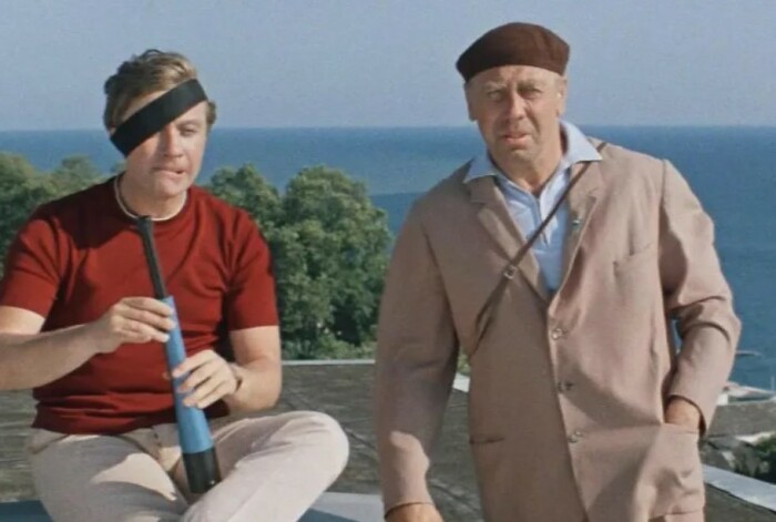 Звёзды за "копейки": как платили кумирам советского экрана или гонорары от Шурика до Шерлока