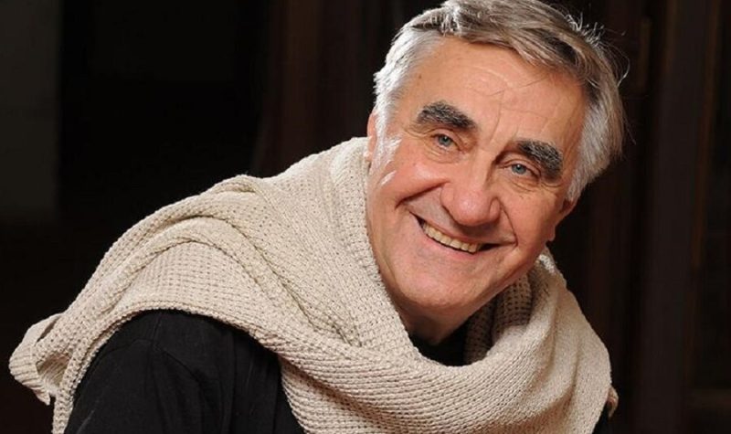 «Он спрашивал: “Хочешь погулять?” Я отвечала: “Да”. А он говорил: “Иди погуляй”»: как любовь 76-летнего Анатолия Васильева к красавице Градовой разбила сердце будущей жене