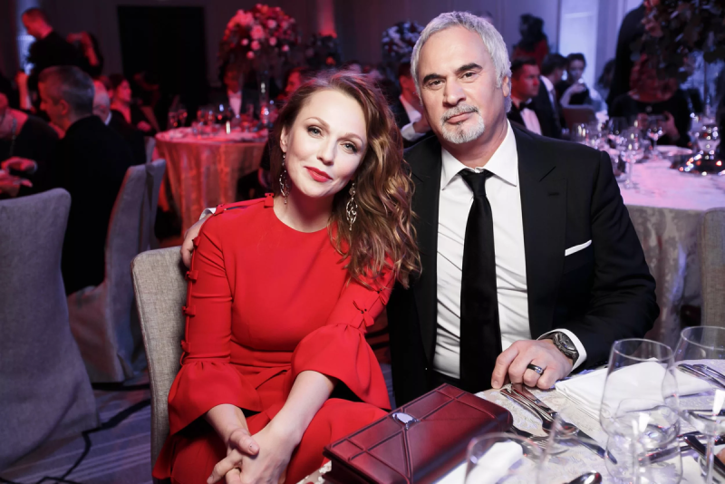 «Она не знала, что я женат»: как 55-летний Газманов добивался любви, а 23-летний Леонтьев нашёл единственную на 53 года