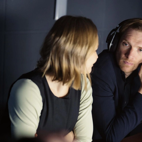 «Я долго не мог позвонить маме»: трагедия, разрыв с МХТ и эмиграция 42-летнего Андрея Бурковского