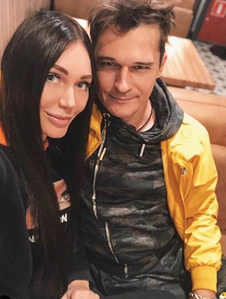 Наталья была шокирована тем, что возлюбленный променял ее на менее эффектную и более возрастную даму