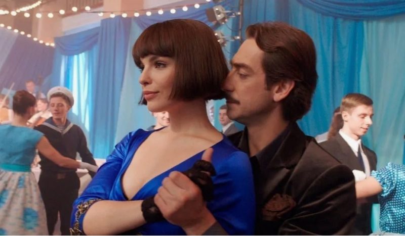 Четвертый раз отец, но не русский: как 43-летний Артем Ткаченко стал звездой вопреки "проходным ролям" и "разбитому сердцу"?