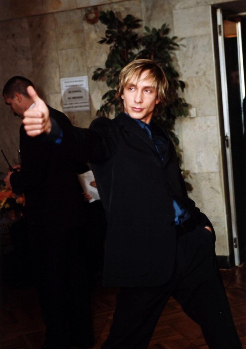 Как сейчас живет и выглядит 56-летний Данко, который из кумира превратился в ужасного отца