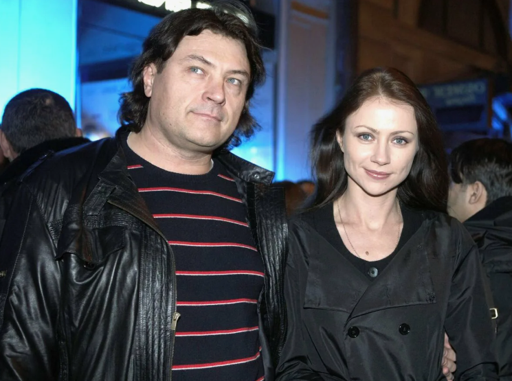 46-летняя звезда ушла от сына Полищук к 17-летнему «красавцу» : как выглядит муж и сын Марии Мироновой?