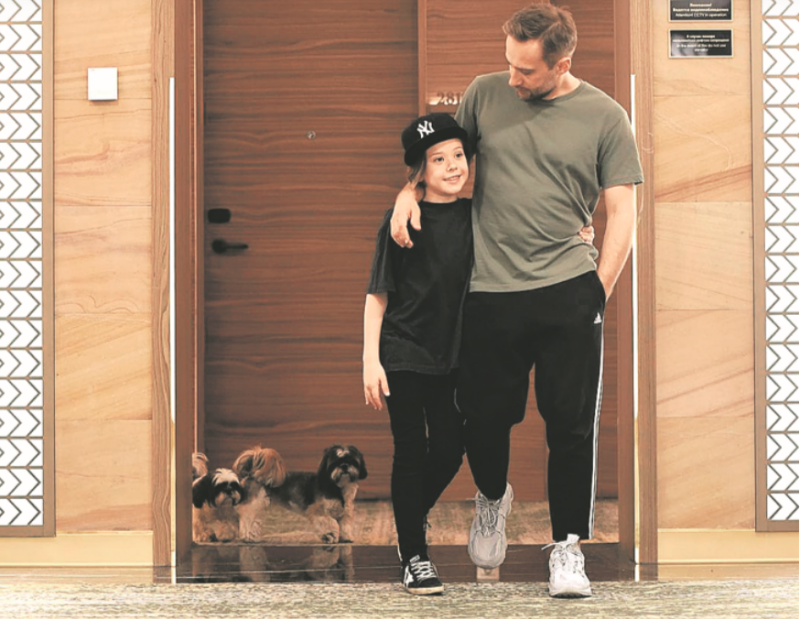 «Он продавал фото больной жены»: почему Жанна Фриске выбрала Дмитрия Шепелева, которого спустя 10 лет называют «психопатом»?