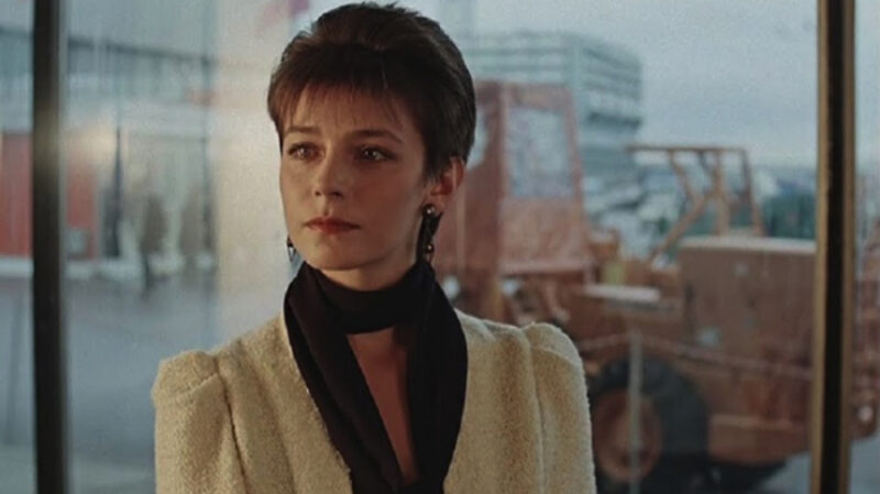 Елена Сафонова 5 лет жила в Париже.