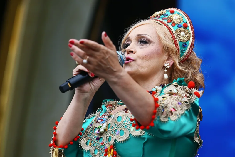 «Я сохла по нему четыре года!»: почему сын Кадышевой не принес ей счастья, а муж спас от рака