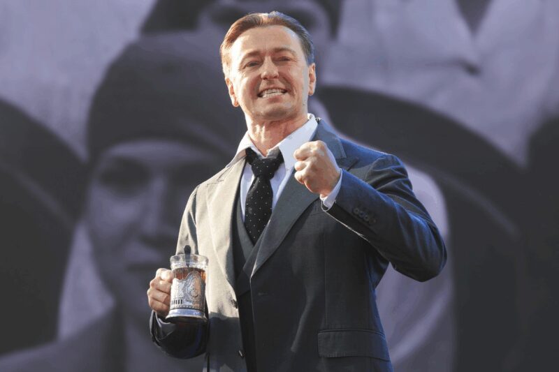 «Мама для дочки протекцию попросила»: 16-летняя Пересильд получила звание «Актриса года», обойдя Марию Аронову и Светлану Ходченкову