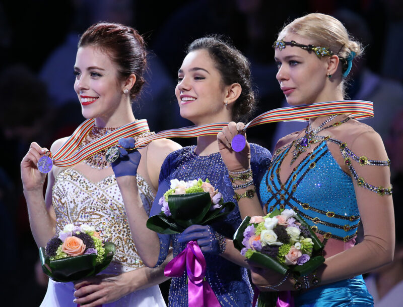 «Она её не любит!»: почему Медведева после 11 лет ушла от Тутберидзе, а теперь выходит замуж