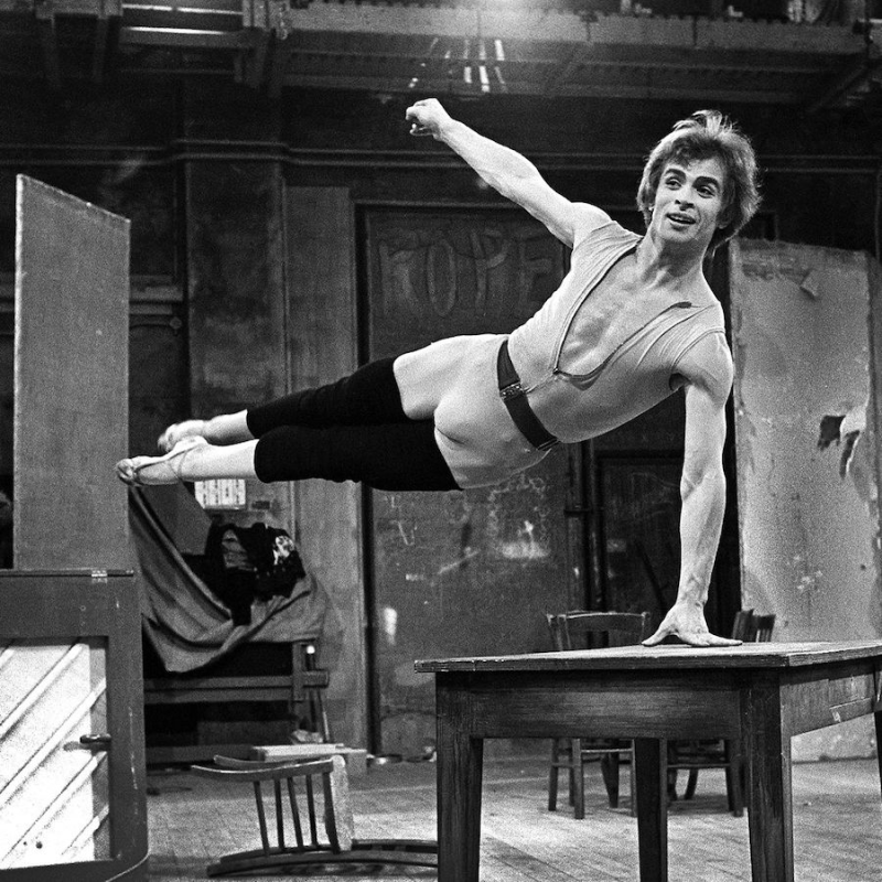 «Кто бы мог подумать, что наша Наташка останется»: как балерина Макарова бросила СССР, мать и театр, а потом сама устроила Барышникова в Америке