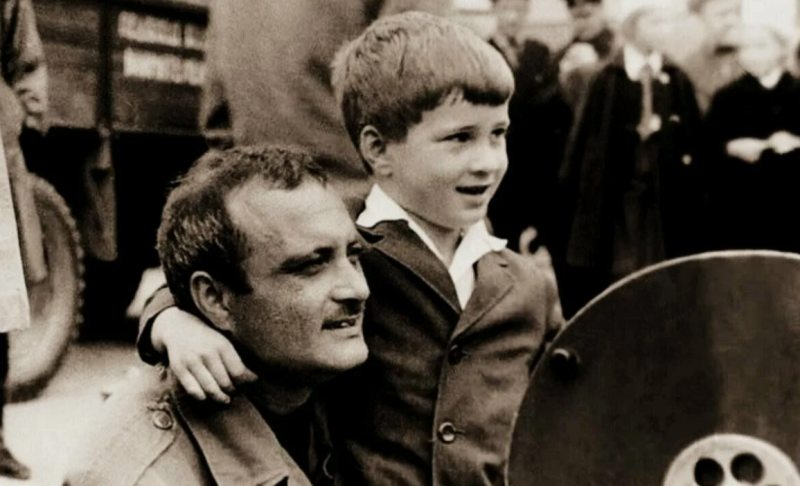 «Мама, ну чего ты плачешь?»: как сын Георгия Данелии обожал любовницу отца, но погиб загадочной смертью в 26 лет